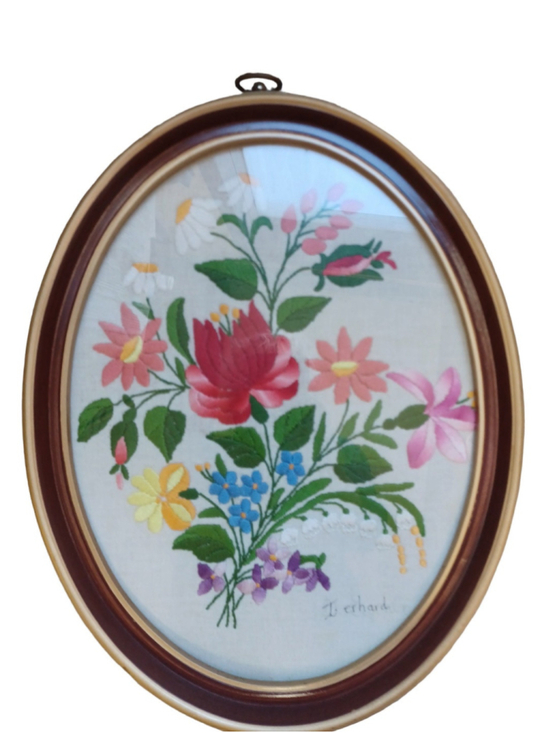 Unbranded Other - Vintage floral embroidered picture framed